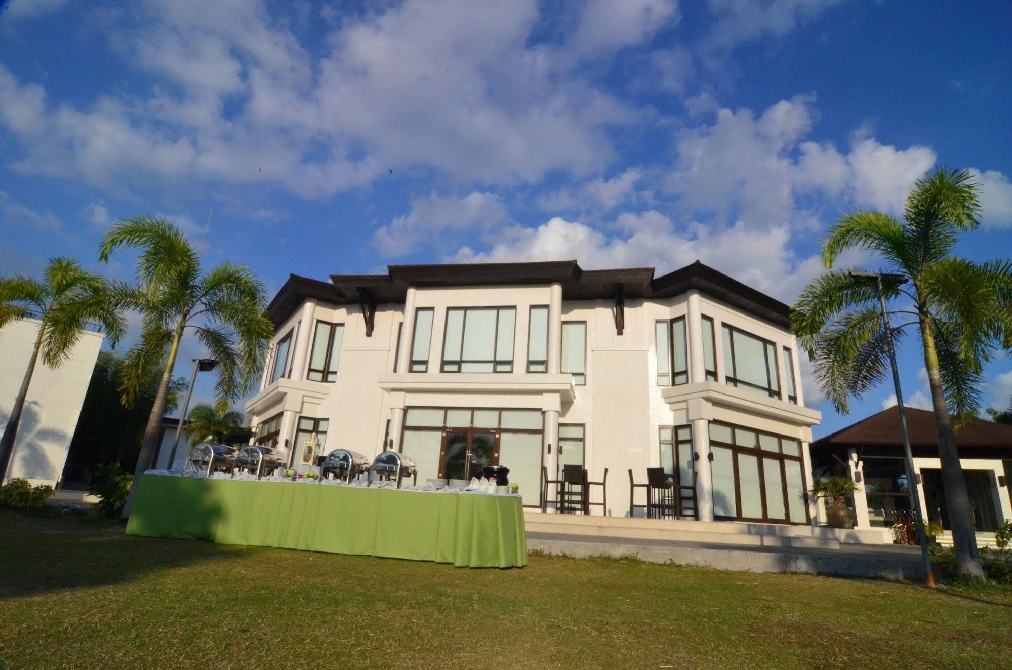 Kamana Sanctuary Resort & Spa Olongapo Exterior foto